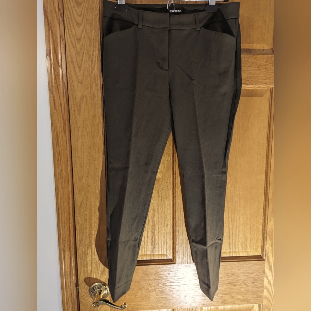 Express size 8S, skinny pants, olive green